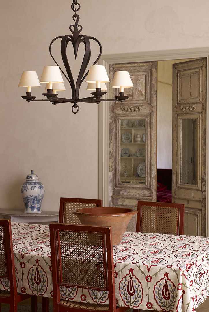 21 Exquisite Chandeliers And Pendants That Make A Statement Vaughan Bastille Chandelier Rust