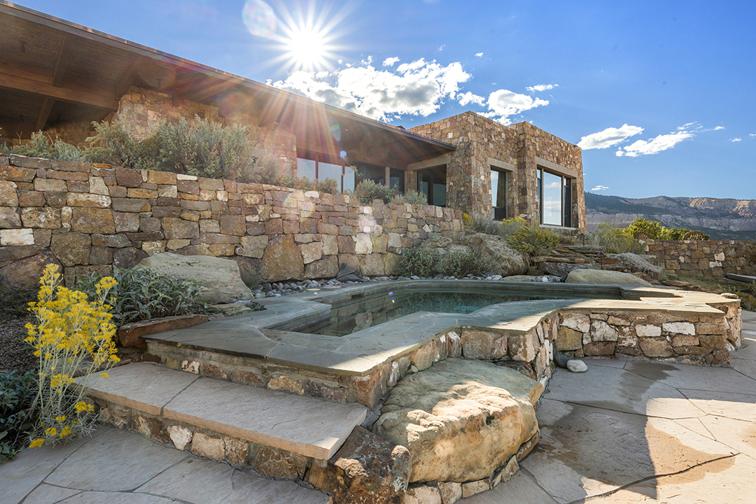 Tour Tom Fords Former Santa Fe Desert Sanctuary Newly Placed On The Market 057720010