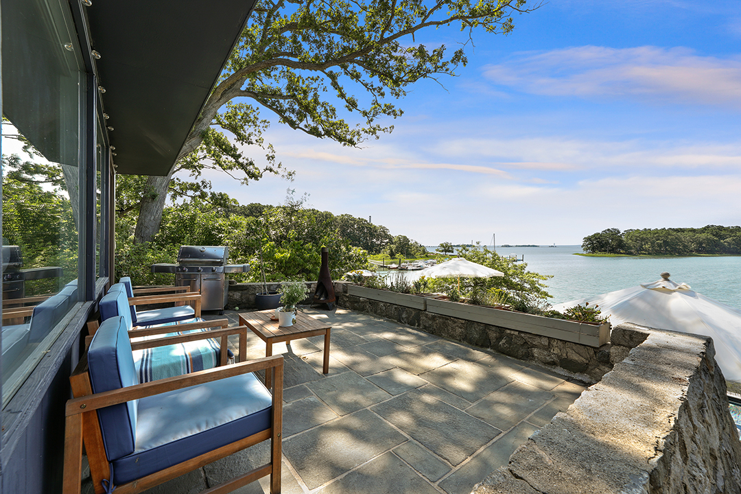 Cali Meets Connecticut At A Unique Waterfront Home In Norwalk Asking 2 8m I
