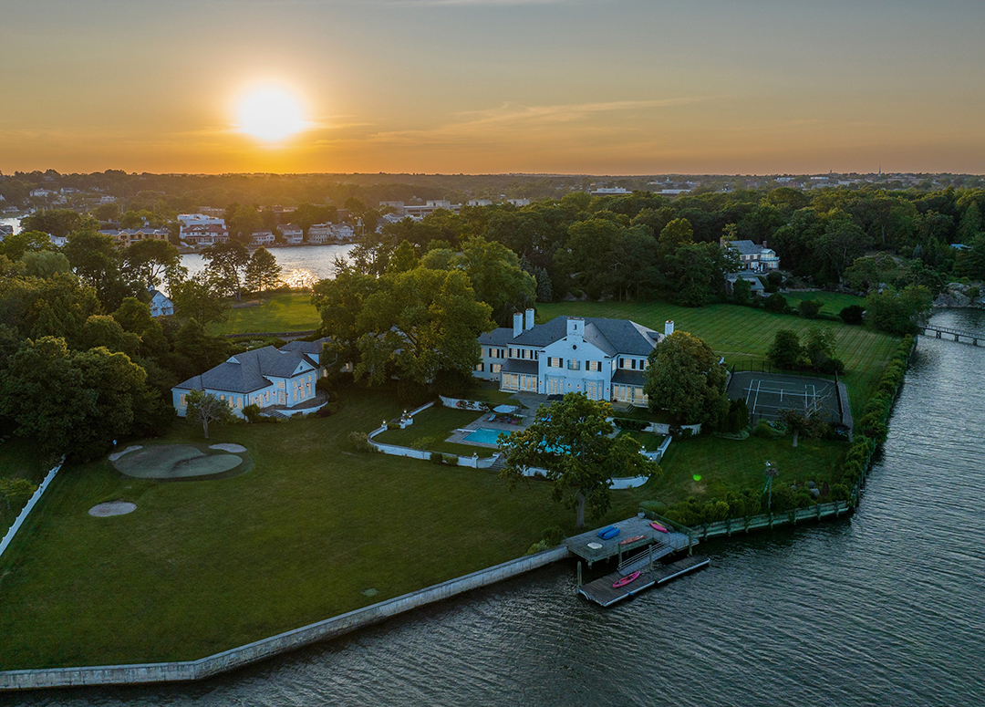 Donald Trumps Former Greenwich Estate Relists After Years Of Being On And Off The Market Aa