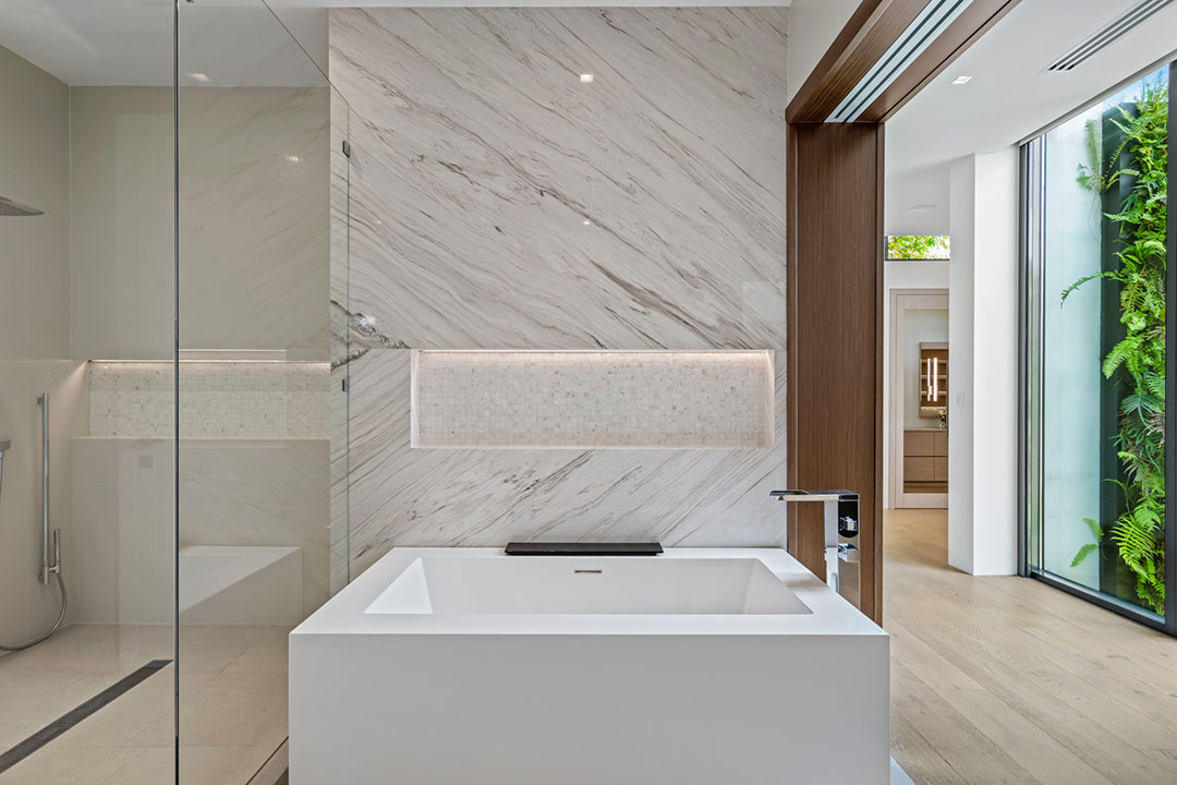 Lil Wayne Miami Bath Tub And Shower