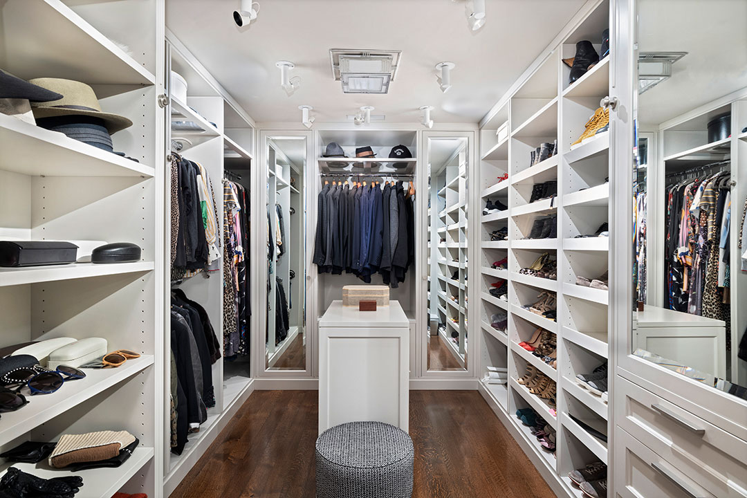 Barnes And Noble Nyc Walk In Closet