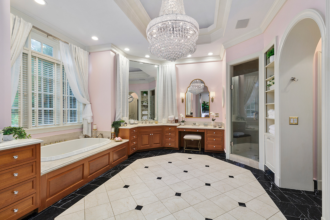 Mariah Carey Puts Her Traditional And Grand Atlanta Estate On The Market W