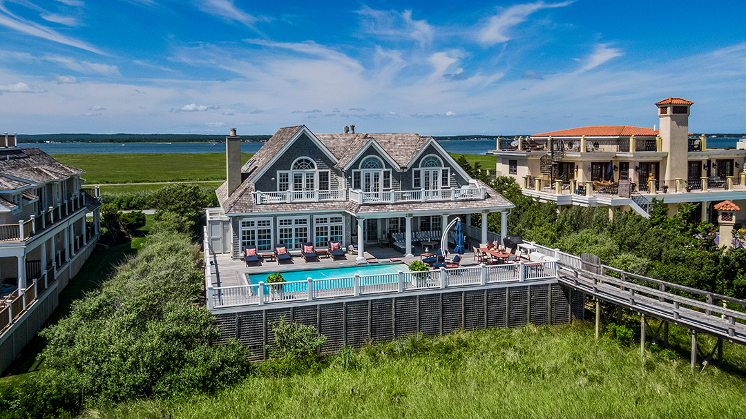 Tour A Quintessential Hamptons Beach House Priced At 11m B