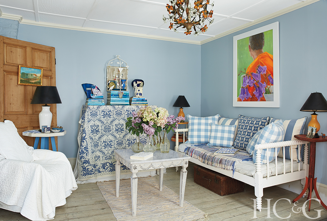 Mahler Living Room 01 098