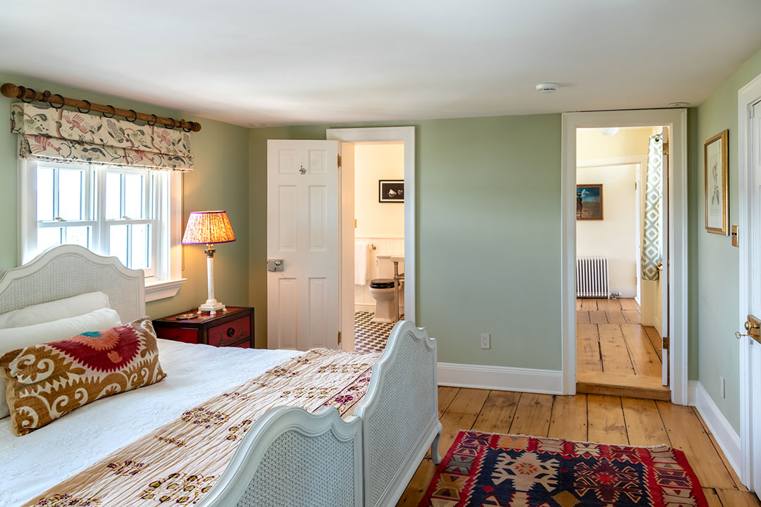 Snedens Landing Bedroom With En Suite