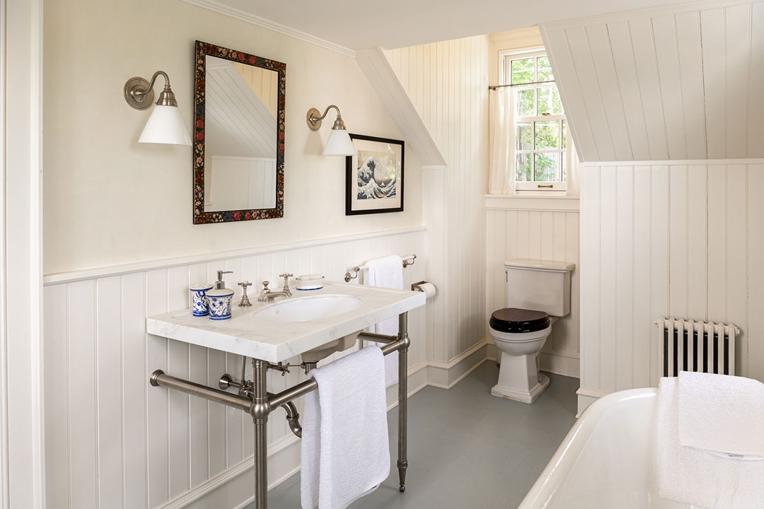 Snedens Landing White Bathroom