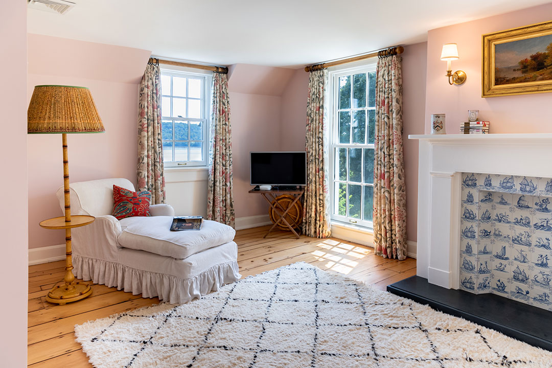 Snedens Landing Pink Bedroom