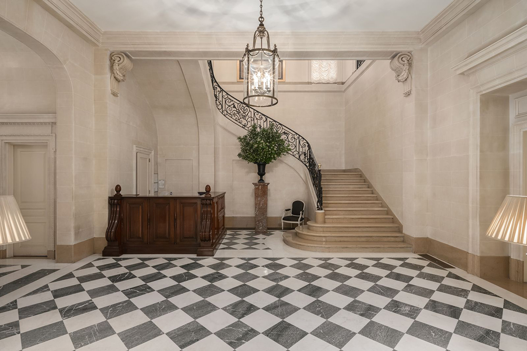Historic Ues Mansion Where Jimmy Choo Founder Once Lived Lists Duplex For 23 9m A