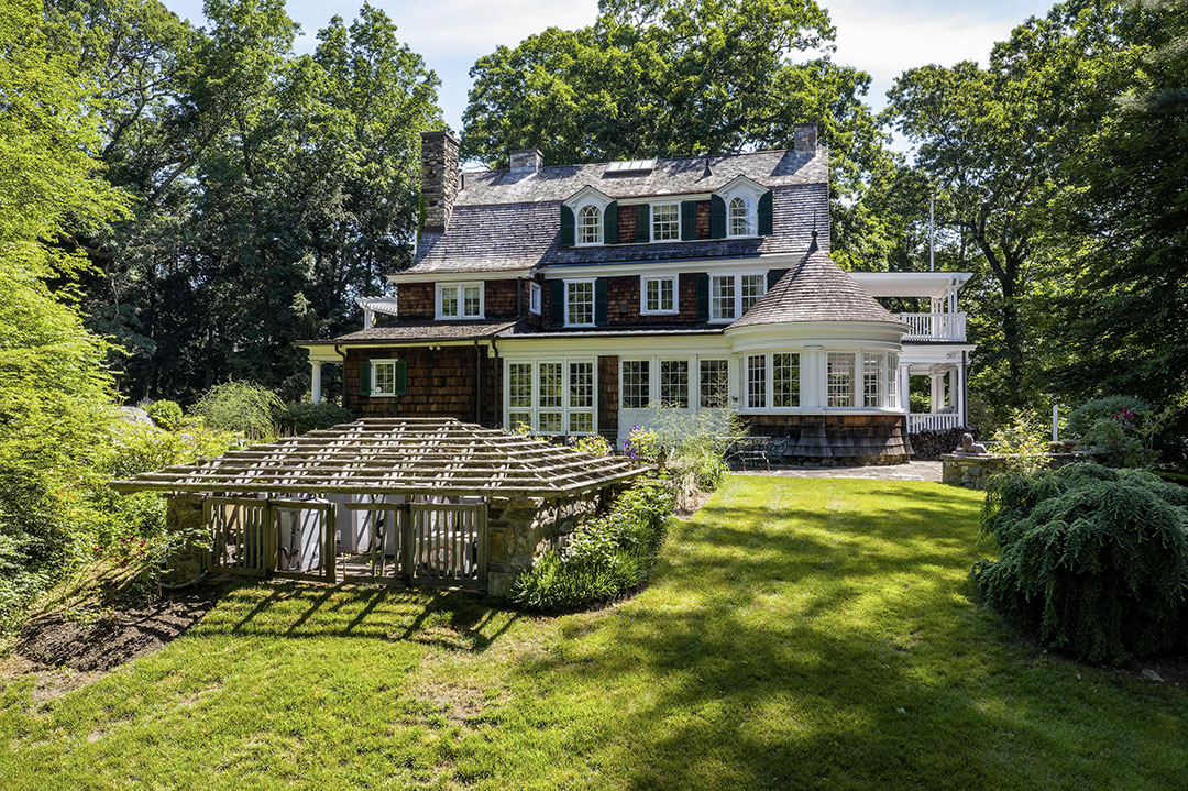 Bedford Hills Exterior Back