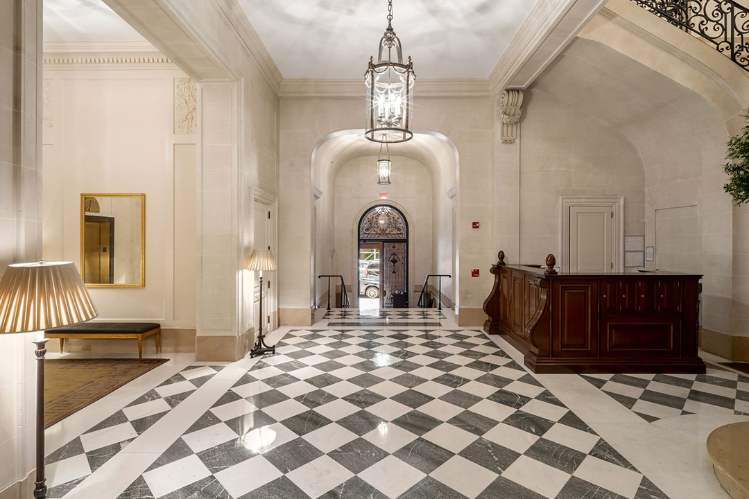 Historic Ues Mansion Where Jimmy Choo Founder Once Lived Lists Duplex For 23 9m G