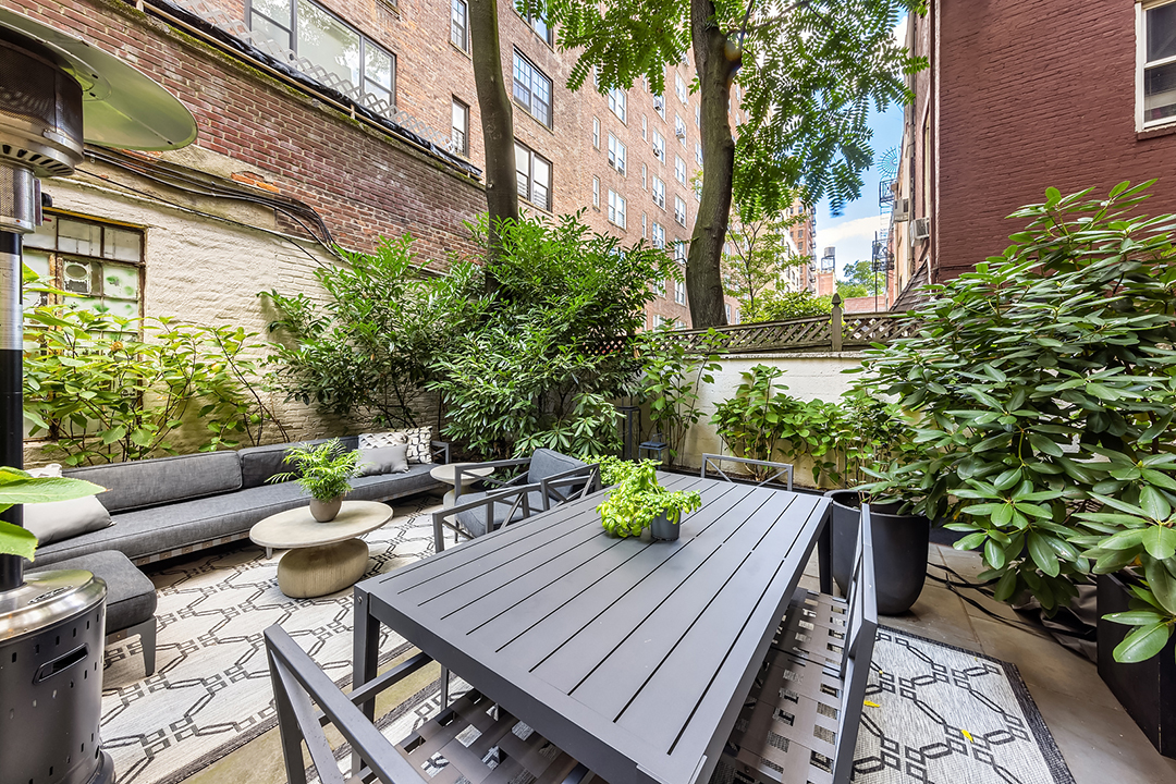 Billie Holidays Former Upper West Side Brownstone Looks For 14m Y