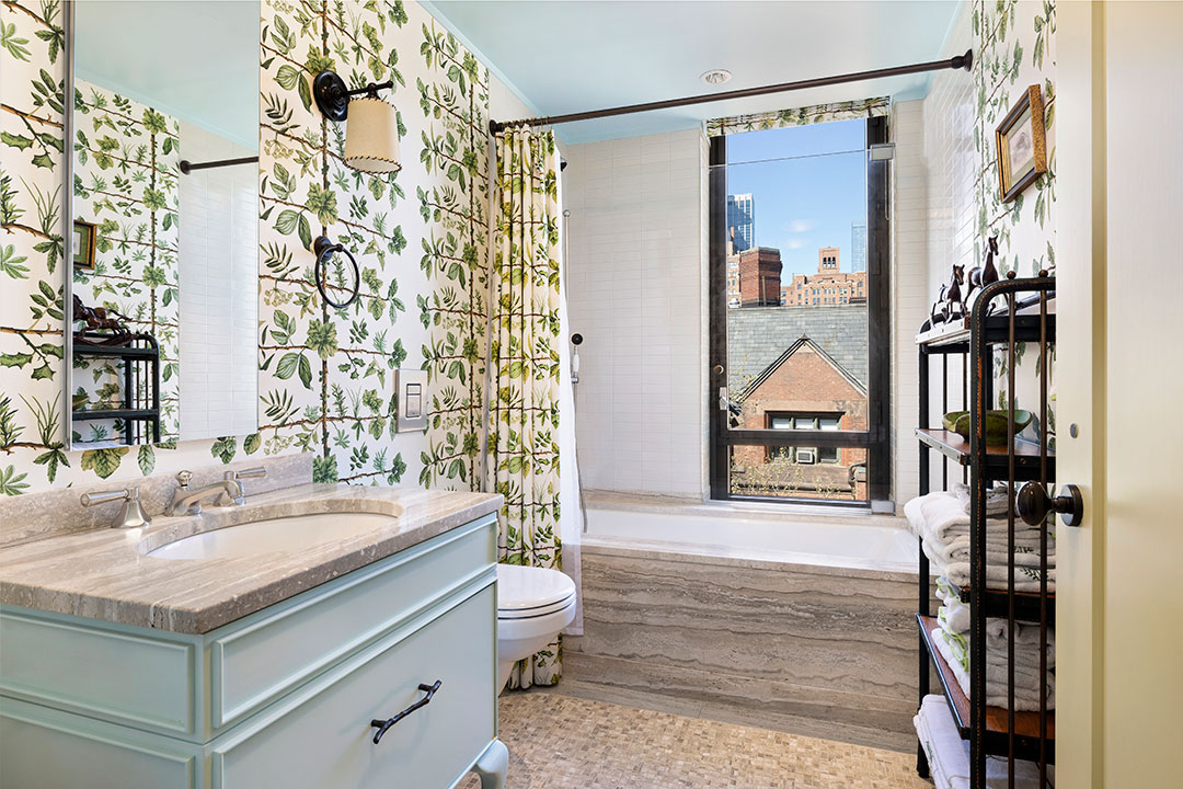 Barnes And Noble Nyc Guest Bath