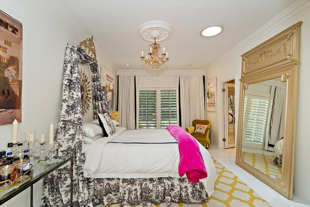 Founder Of Spa Girl Cocktails Lists Palm Springs Estate Brimming With 60s Flair F