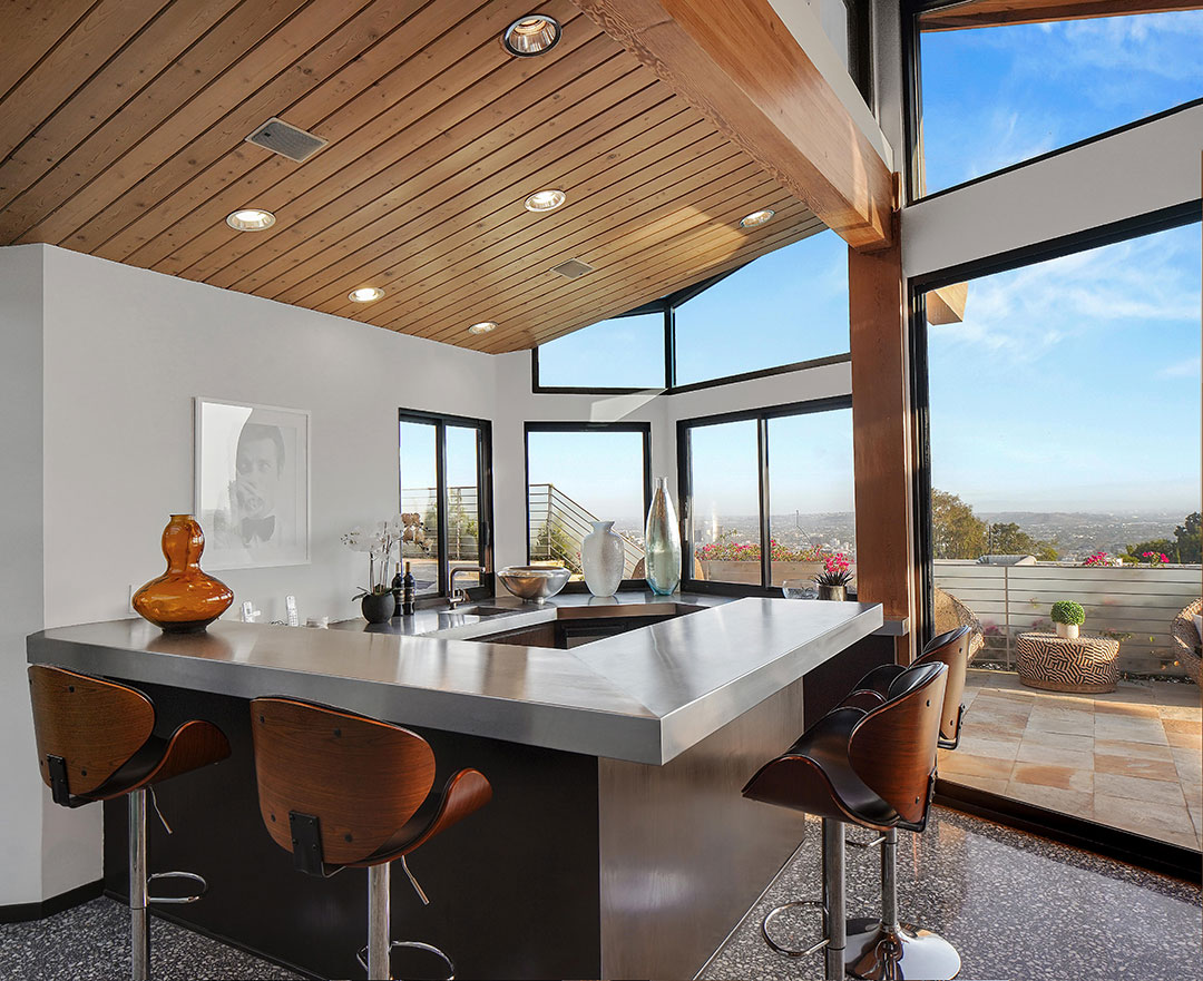 Hollywood Hills Bar Closeup
