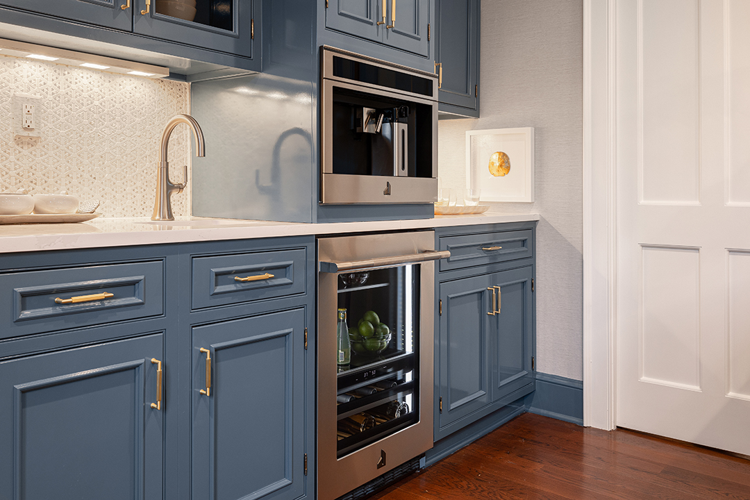 All The Details Of The 2022 Hampton Designer Showhouses Coastal Moderne Kitchen N