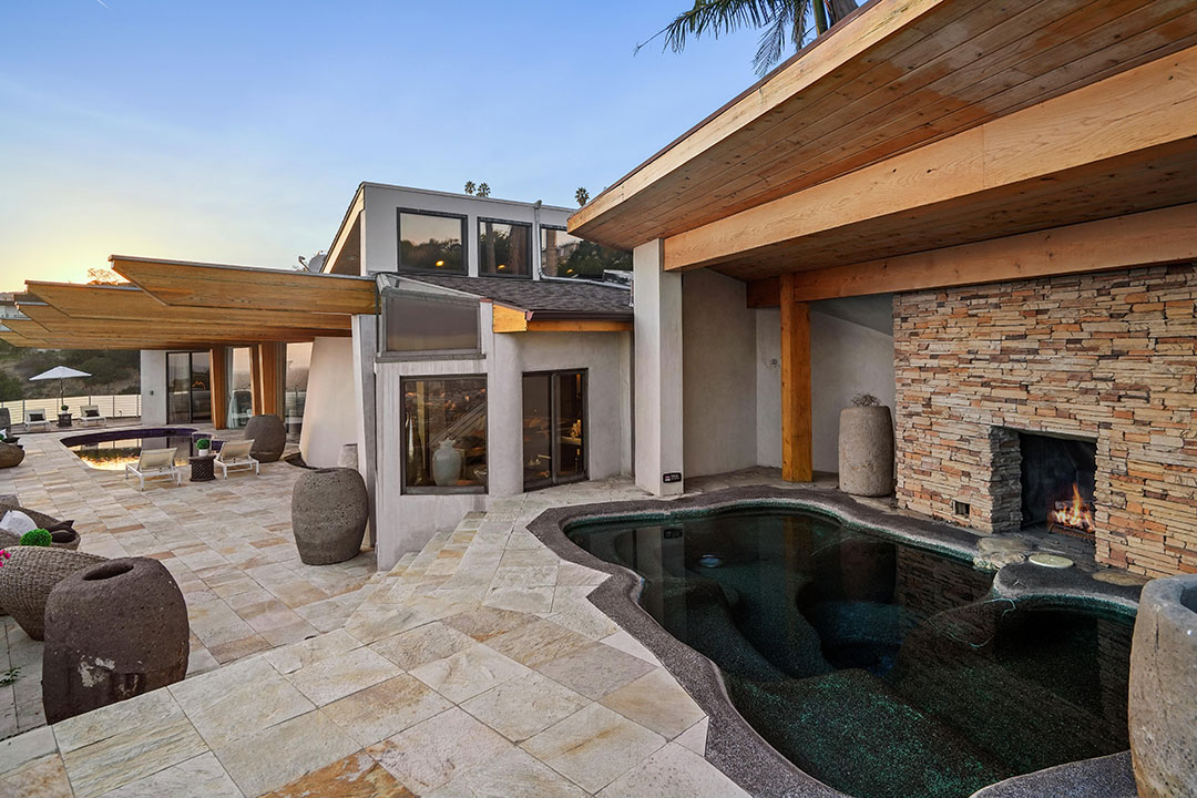 Hollywood Hills Patio Area