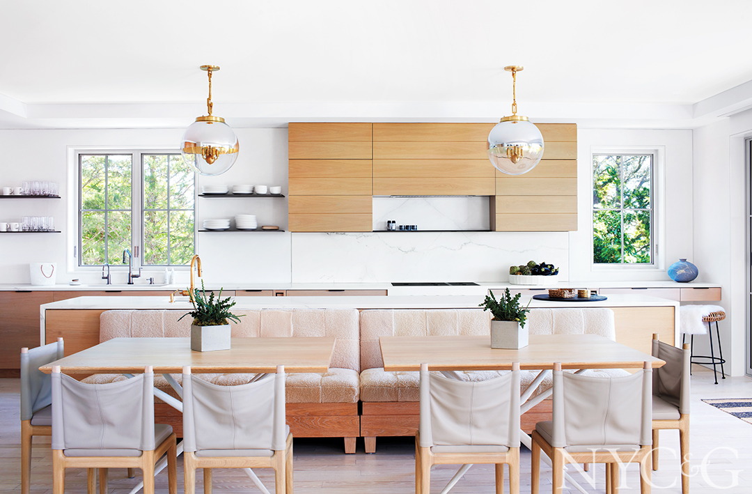 Natural-toned Hamptons Kitchen