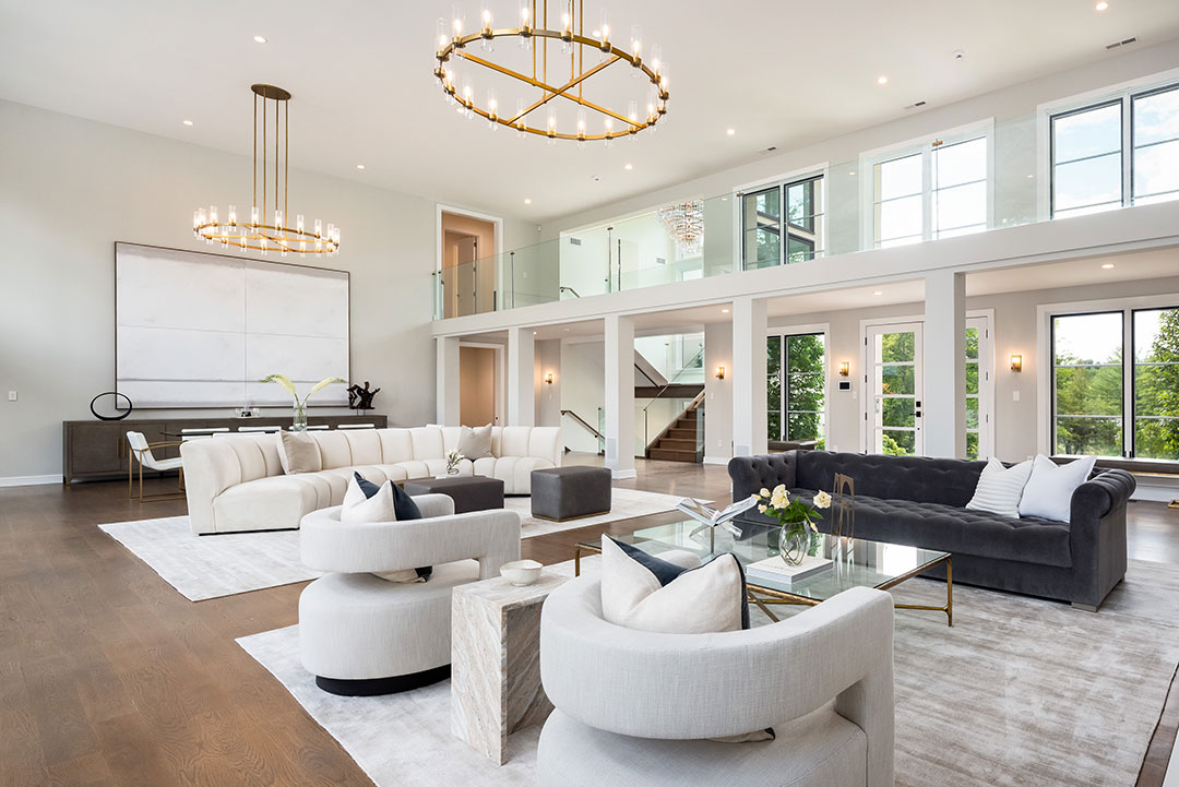 Greenwich Living Entry