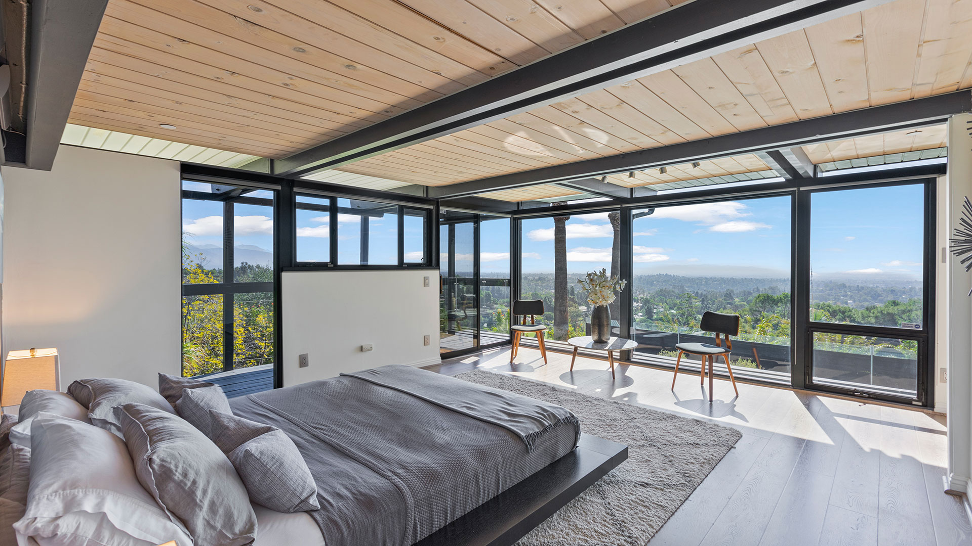 Pasadena Modern Primary Bed