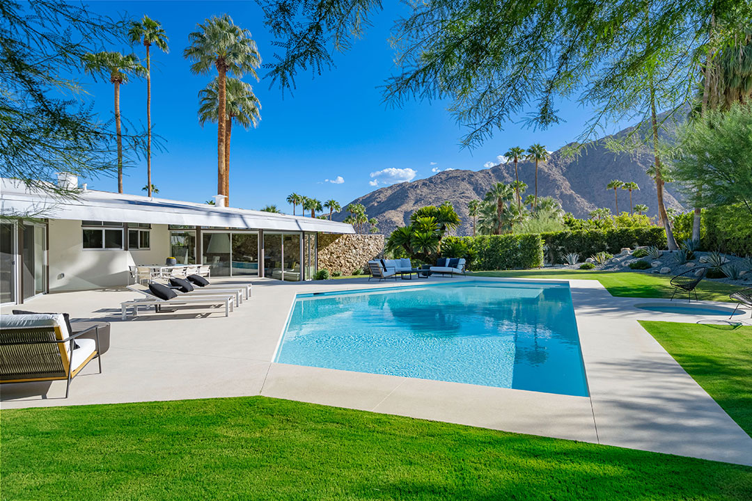 Elvis Palm Springs Pool Area