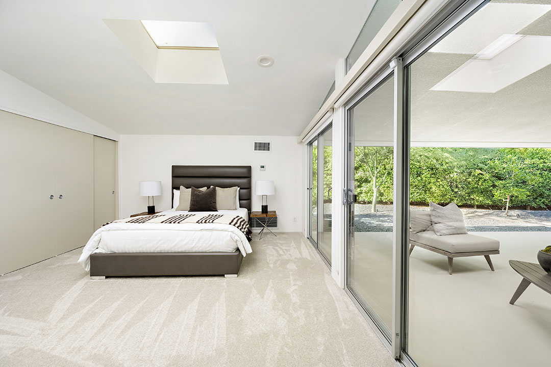 Elvis Palm Springs Guest Room