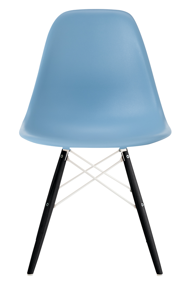 Eames Plastic Chair 4 Silo