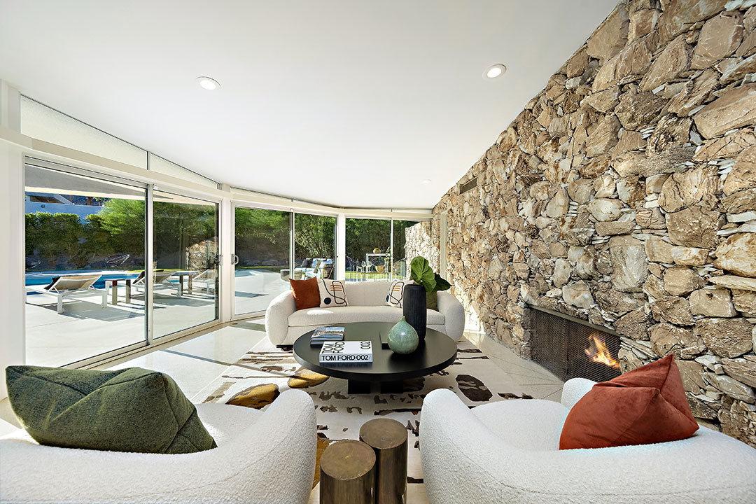 Elvis Family Room 12