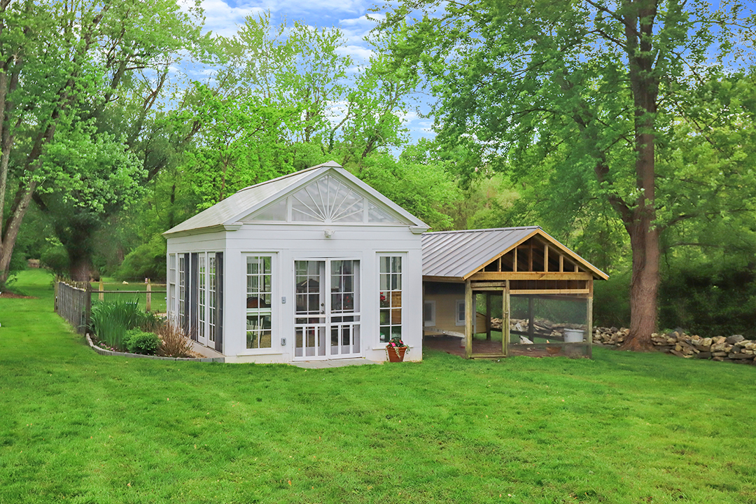 An Equestrians Dream Greenwich Estate Trots To Market Priced At 5m Zzzz