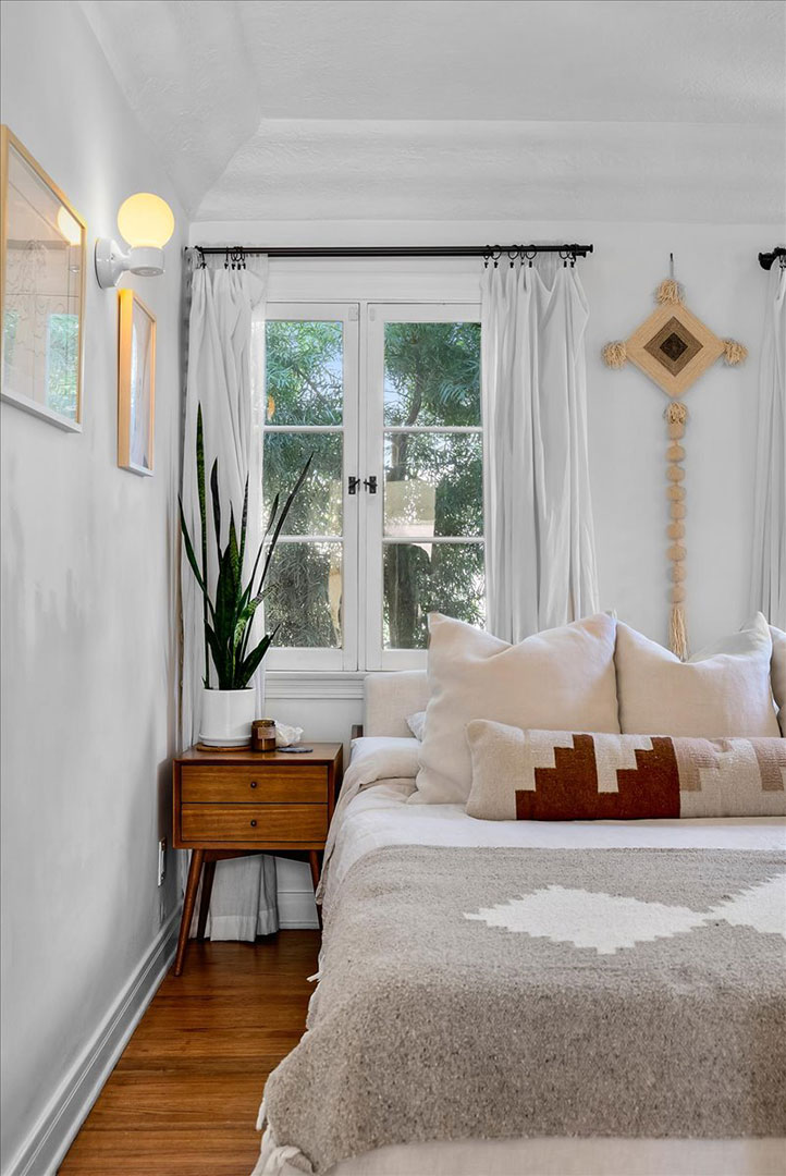 Blanco Bungalow Primary Bed