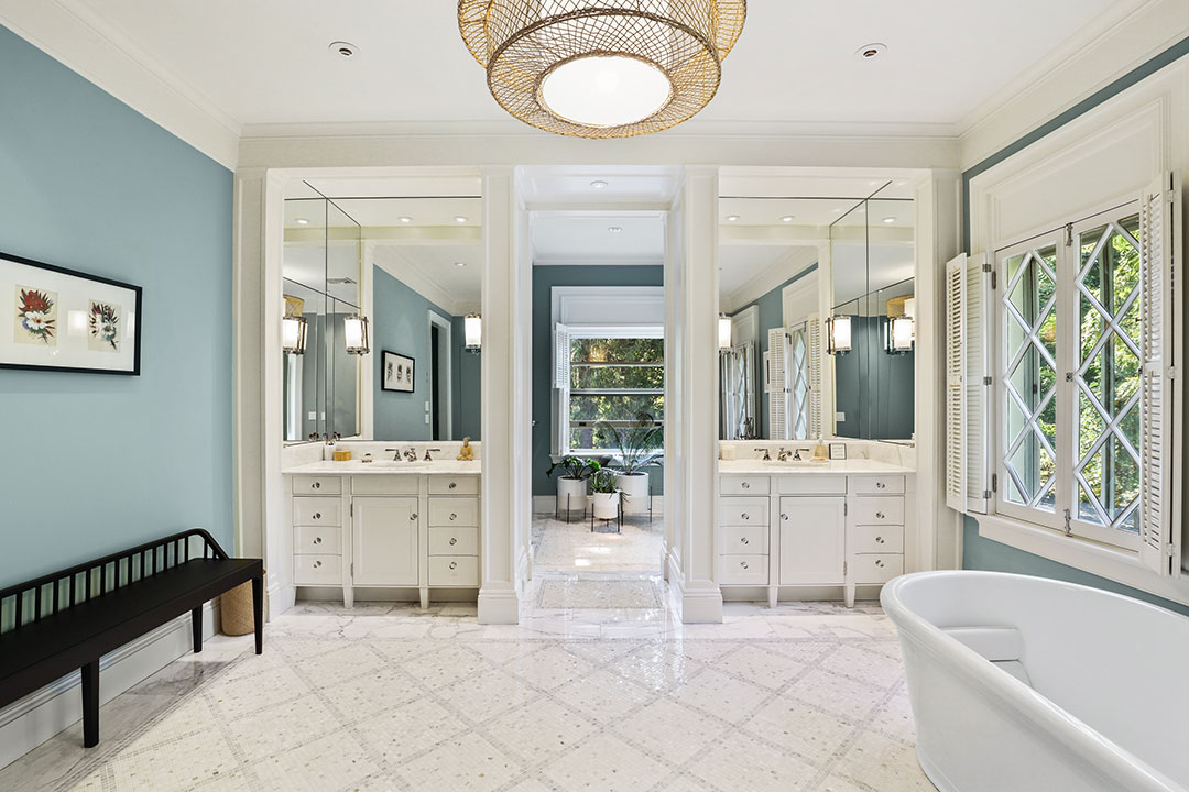 Stepmom Movie Primary Bath 1