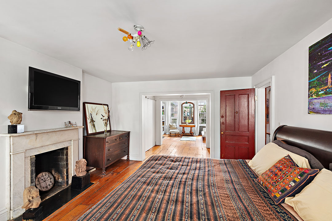 Artists Nyc Bedroom Lighting