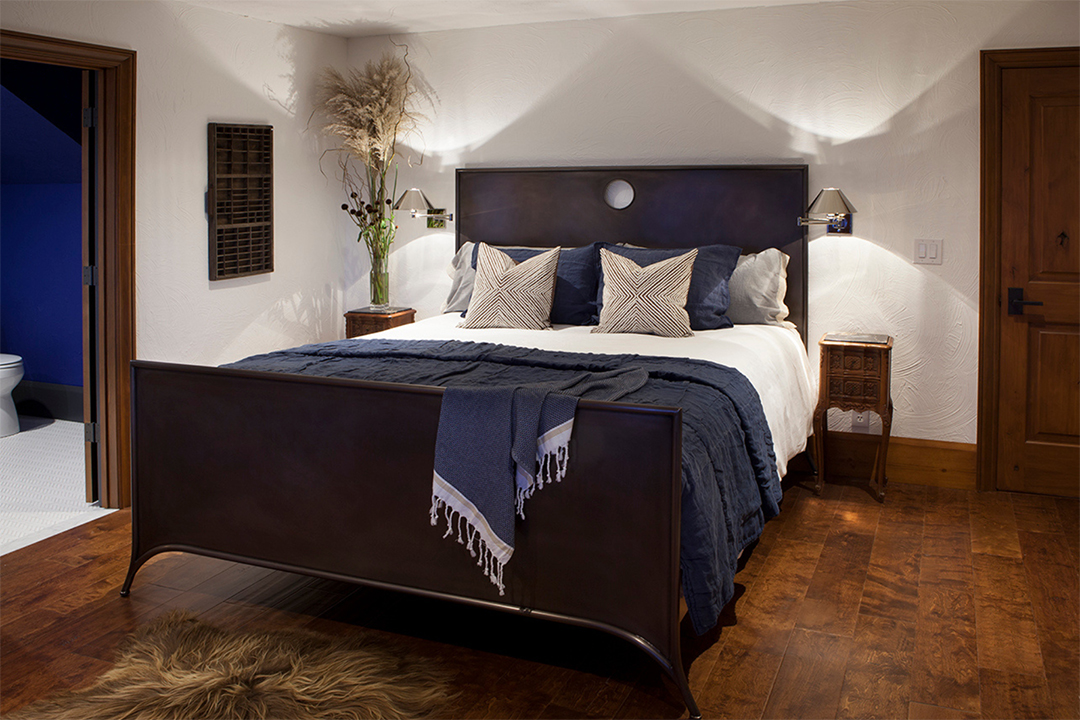 Explore A 25m Lake Tahoe Compound O