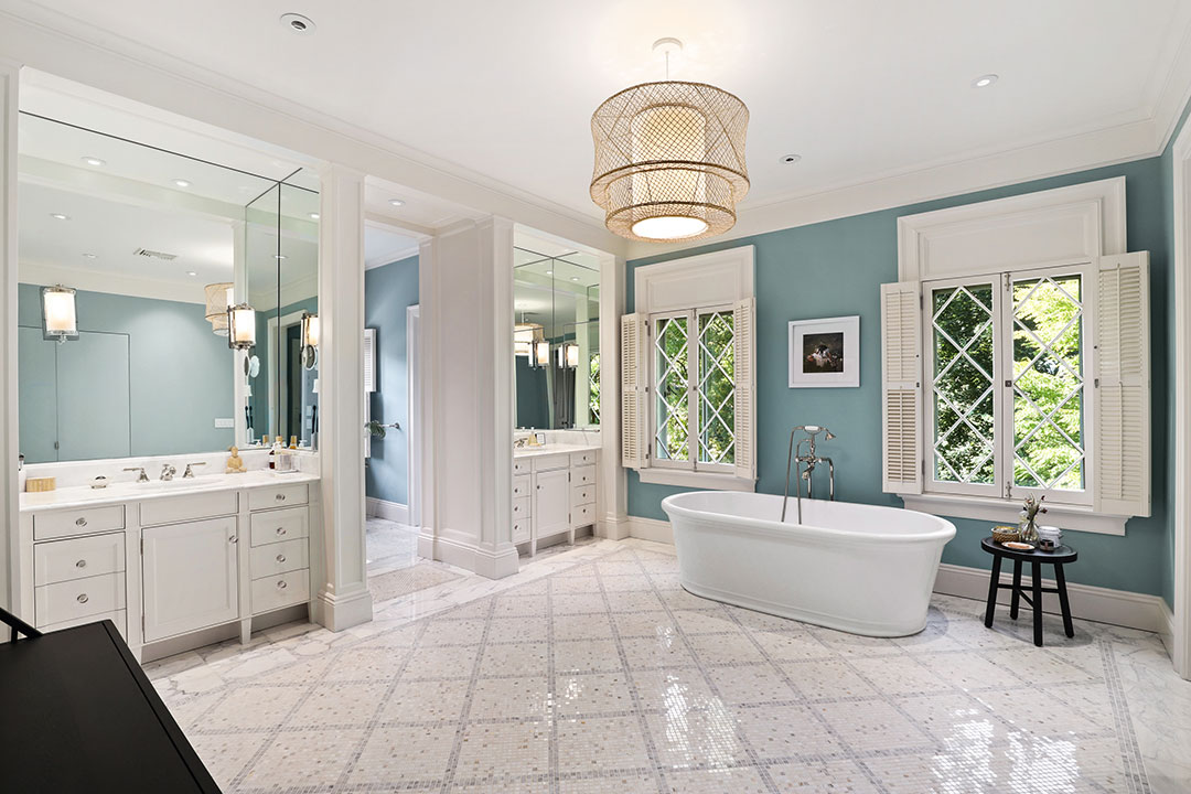 Stepmom Movie Primary Bath