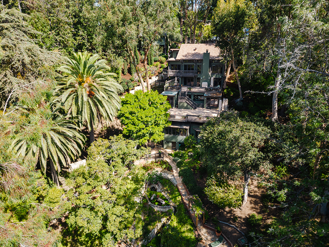 This 6 4m Home For Sale In L A Will Make You Steven Spielbergs Next Door Neighbor 1