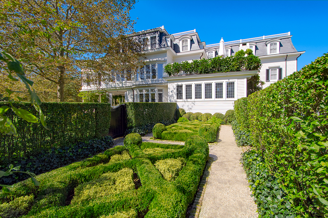 This Circa 1850 Southampton Manor Asking 25m Harkens To The Start Of Hamptons Summer Society F