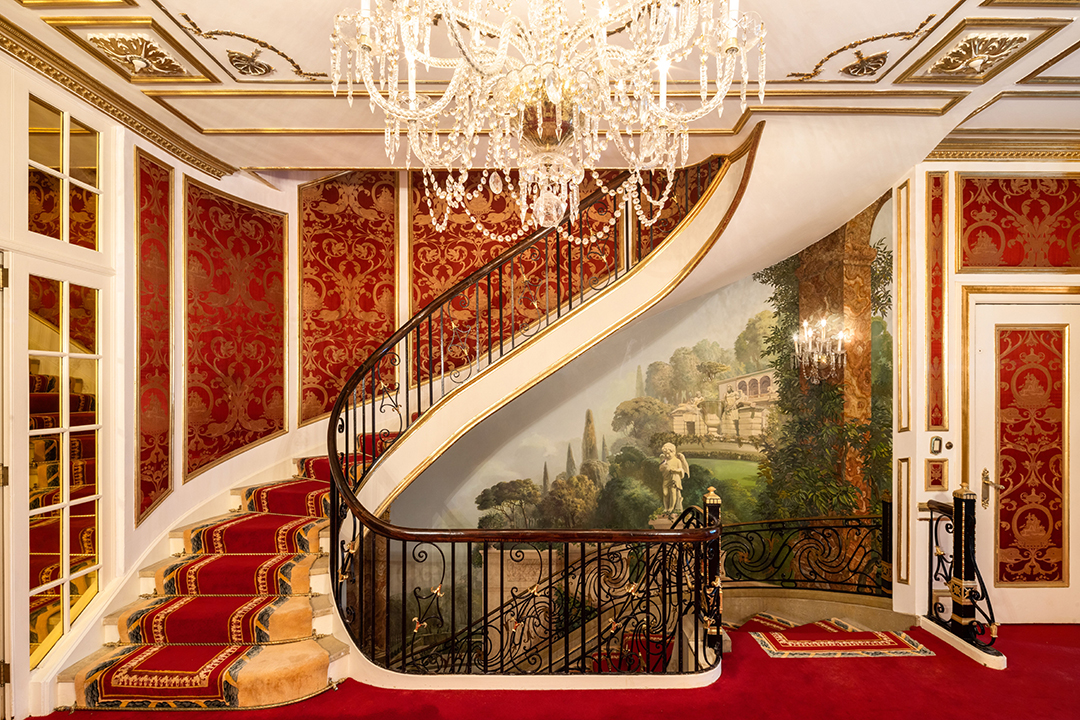 The Late Ivana Trumps Estate Lists Her Ornate Manhattan Townhouse For 26 5m 10 East 64 Street11