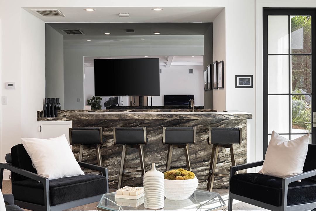 Mark Wahlbergs Former Home Famously Featured In Entourage Hits The Market 53