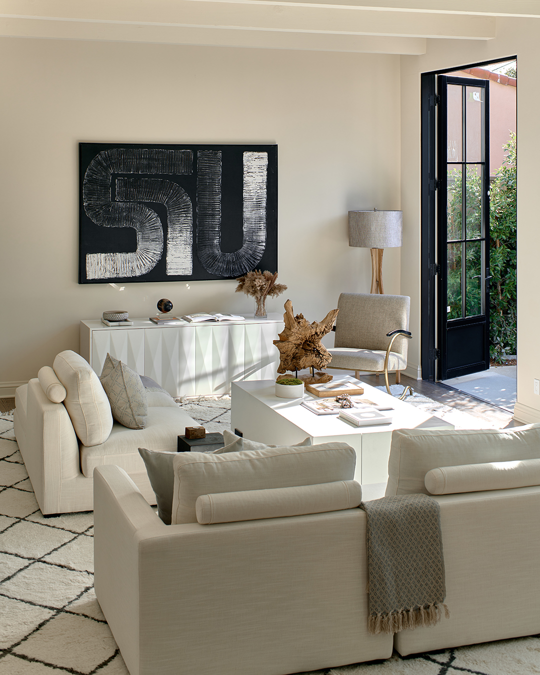 Hancock Park Home Renovated By World Renowned Designer Holly Hunt Asks 5m 537 Cherokee Hires 13