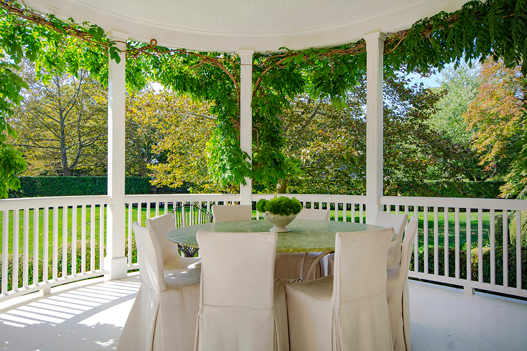 This Circa 1850 Southampton Manor Asking 25m Harkens To The Start Of Hamptons Summer Society M