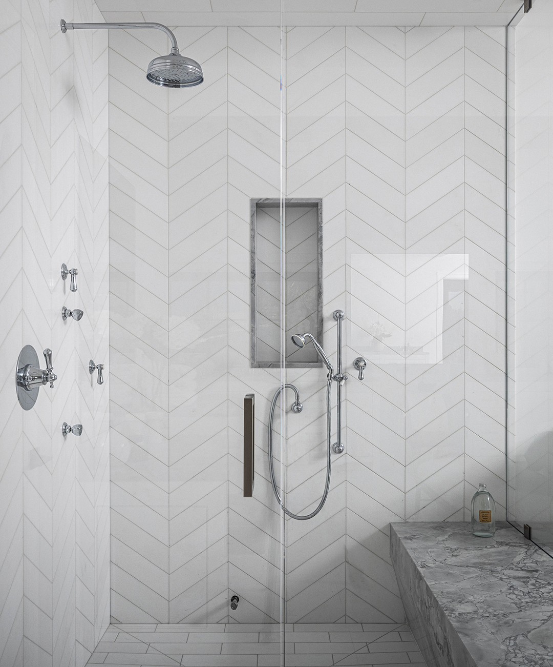 Mark Wahlbergs Former Home Famously Featured In Entourage Hits The Market 34