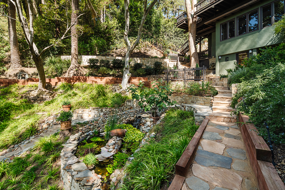 This 6 4m Home For Sale In L A Will Make You Steven Spielbergs Next Door Neighbor 16
