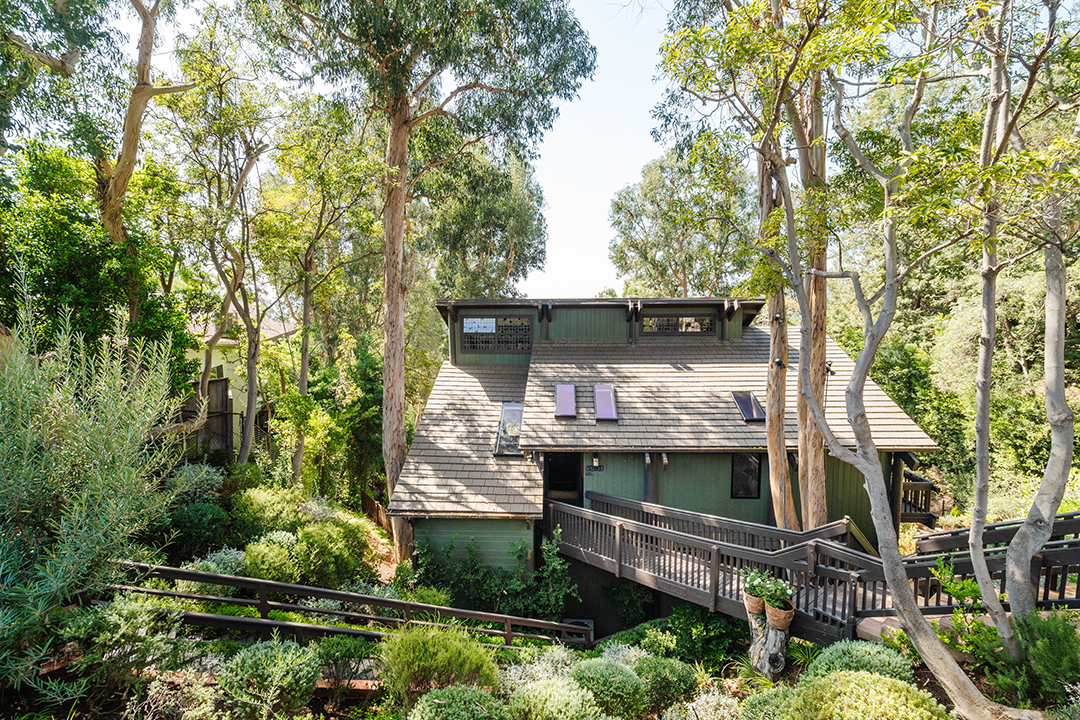 This 6 4m Home For Sale In L A Will Make You Steven Spielbergs Next Door Neighbor 4