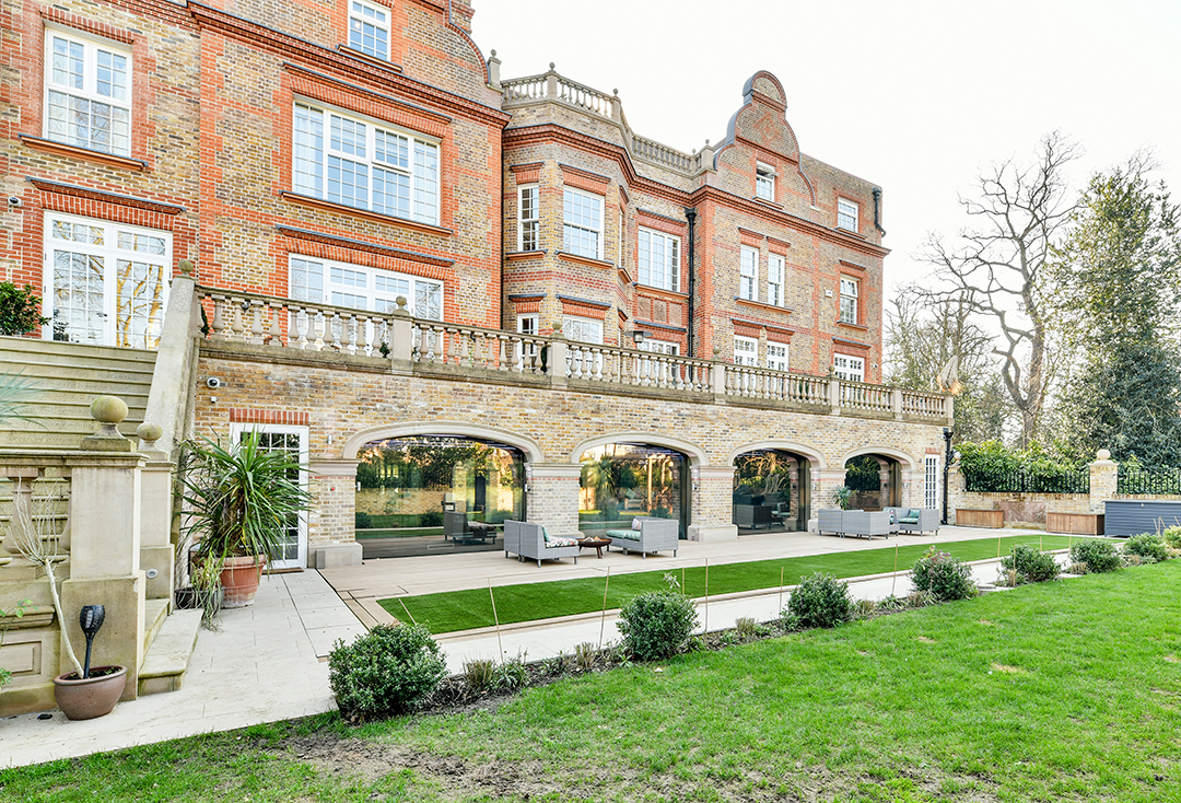 A Stylish London Manor Asking 17 5m Comes To The Market 8