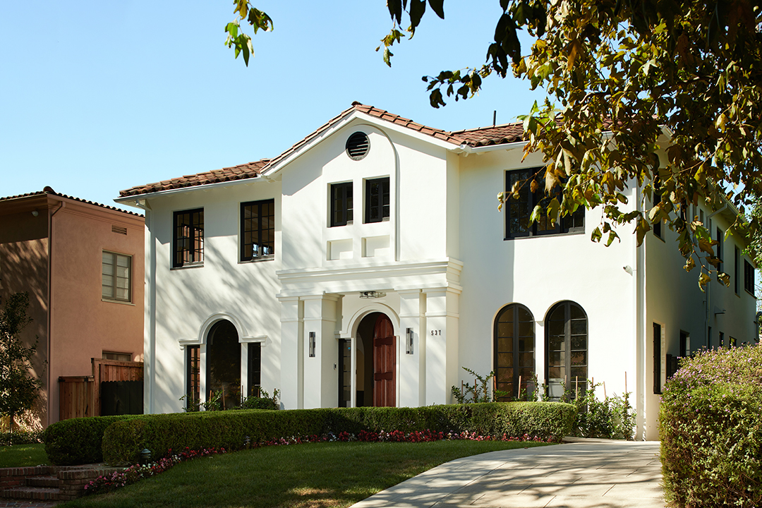 Hancock Park Home Renovated By World Renowned Designer Holly Hunt Asks 5m 537 Cherokee Hires 01