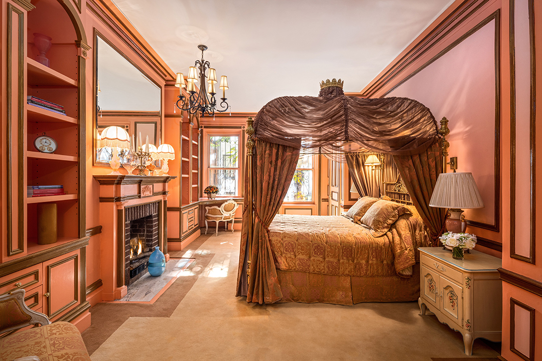 The Late Ivana Trumps Estate Lists Her Ornate Manhattan Townhouse For 26 5m 10 East 64 Street