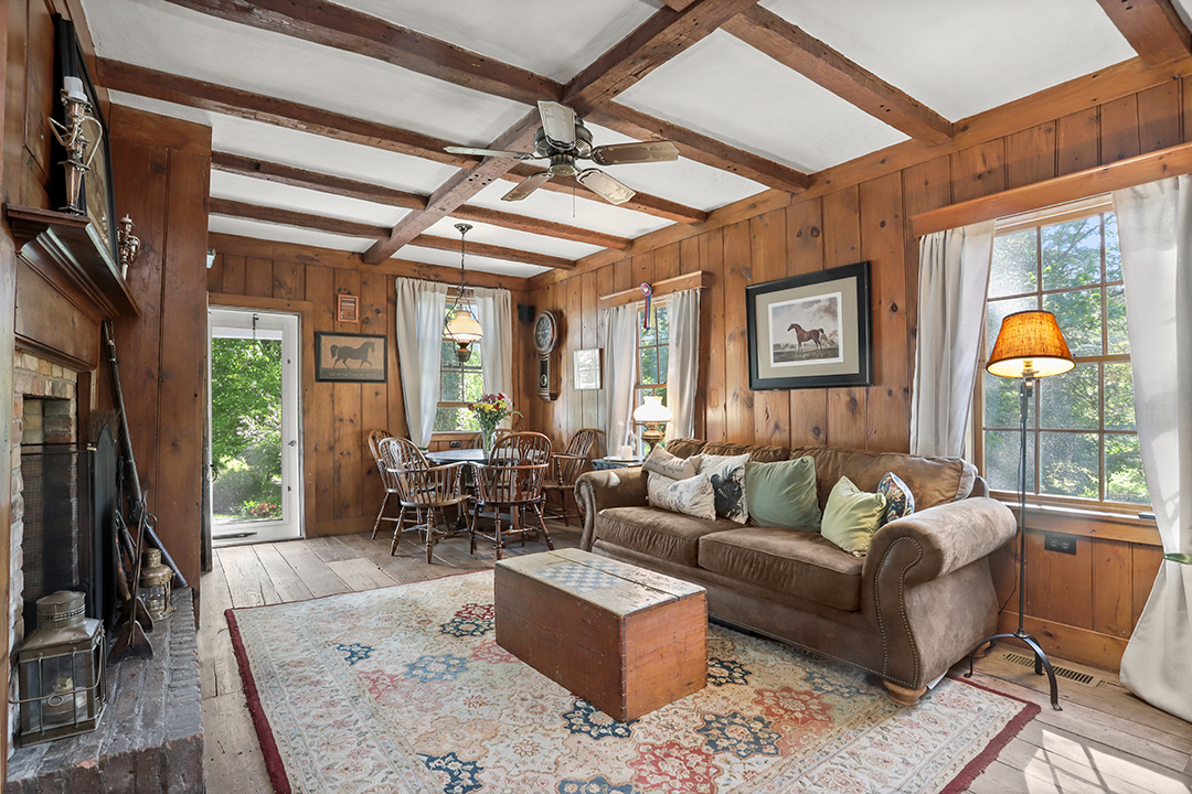 An Equestrians Dream Greenwich Estate Trots To Market Priced At 5m L