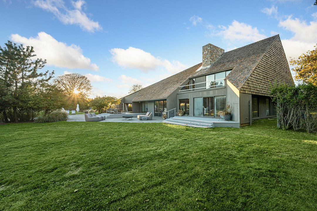 You Can Bid On A Spectacular Norman Jaffe Designed East Hampton Home Come December 100 Further Lane 2 035 Copy