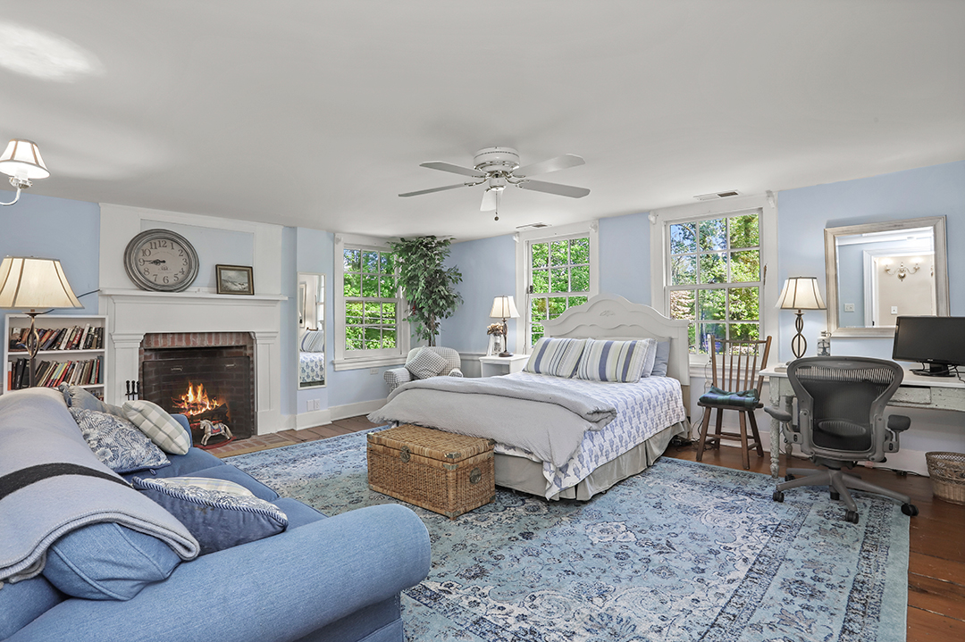 An Equestrians Dream Greenwich Estate Trots To Market Priced At 5m S