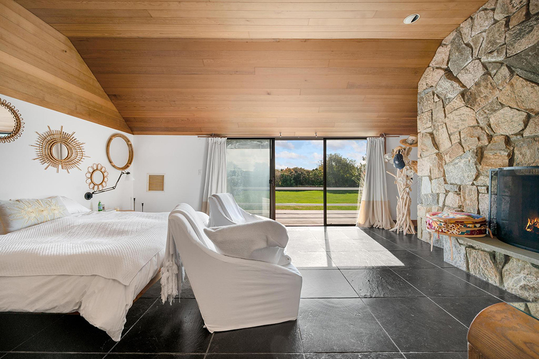 You Can Bid On A Spectacular Norman Jaffe Designed East Hampton Home Come December 100 Further Lane East Hampton New York15